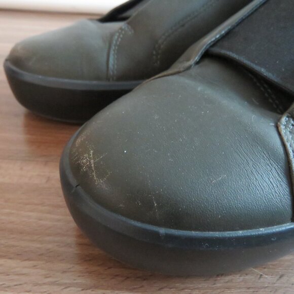 ECCO Soft 8 Slip on Sneaker Comfort Shoe in Grape Leaf Green - Men's Size US 8 - Picture 3 of 16